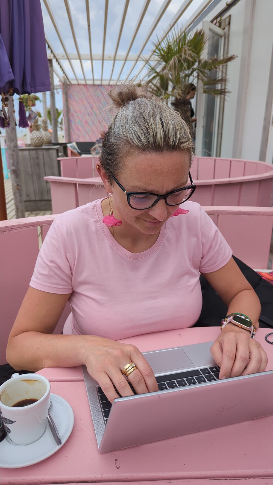 Roze op het strand, roze in het pashokje